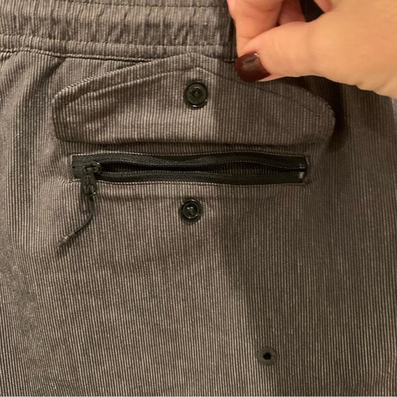 Athleta Women's Marin 5" Board Shorts in Grey Stripe - Picture 6 of 8